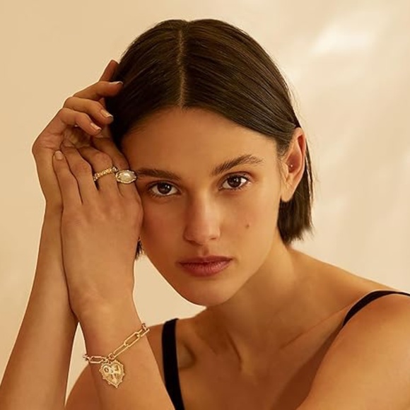 New Liv Oliver 18k Gold Plated Heart Charm Bracelet - Picture 5 of 6